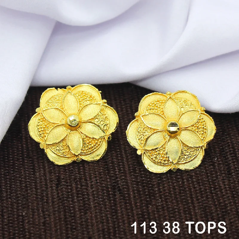 hoop earrings for women-Mahavir Dye Gold Studs Earrings